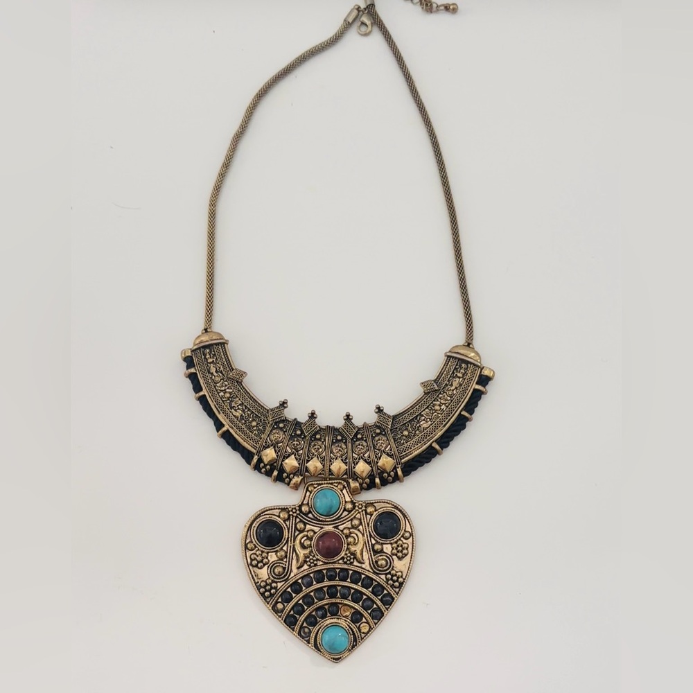Detailed Gold Necklace